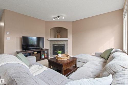 5214 205 Street Nw, Edmonton, AB 