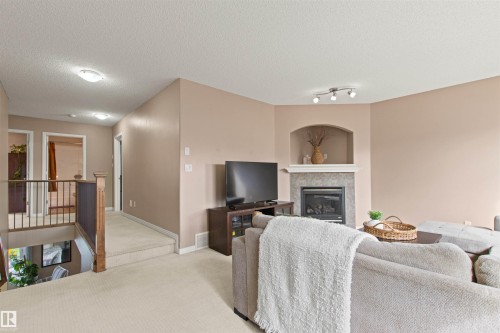 5214 205 Street Nw, Edmonton, AB 