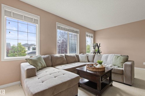 5214 205 Street Nw, Edmonton, AB 