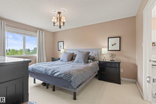 5214 205 Street Nw, Edmonton, AB 