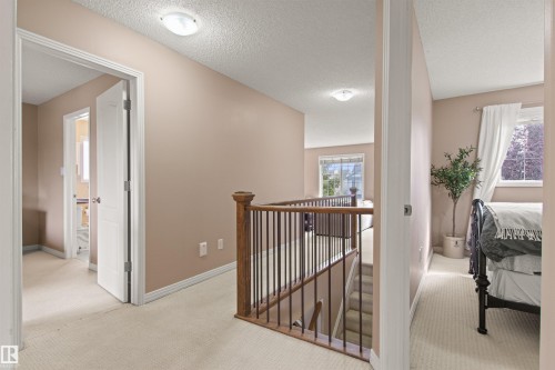 5214 205 Street Nw, Edmonton, AB 