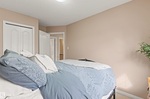 5214 205 Street Nw, Edmonton, AB 