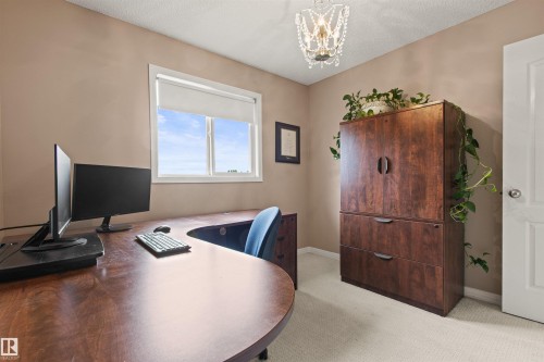 5214 205 Street Nw, Edmonton, AB 