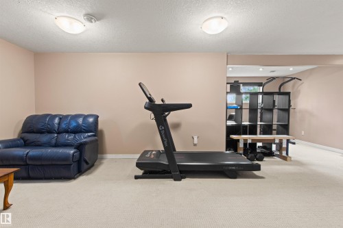 5214 205 Street Nw, Edmonton, AB 