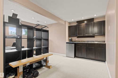 5214 205 Street Nw, Edmonton, AB 