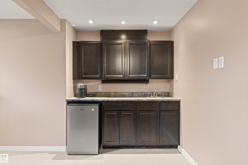5214 205 Street Nw, Edmonton, AB 