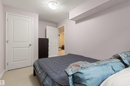 5214 205 Street Nw, Edmonton, AB 