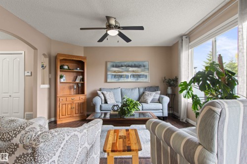 5214 205 Street Nw, Edmonton, AB 