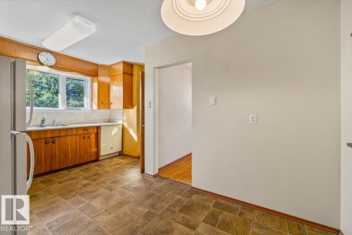 6003 95 Avenue Nw, Edmonton, AB 
