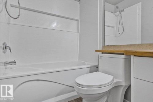 #130 11325 83 St Nw, Edmonton, AB - Indoor Photo Showing Bathroom