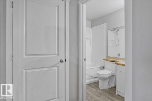 #130 11325 83 St Nw, Edmonton, AB - Indoor Photo Showing Bathroom