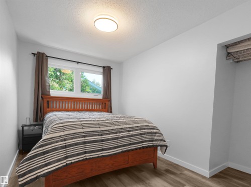 16 Thompson Crescent, Devon, AB 