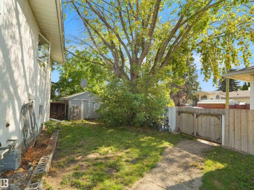 16 Thompson Crescent, Devon, AB 