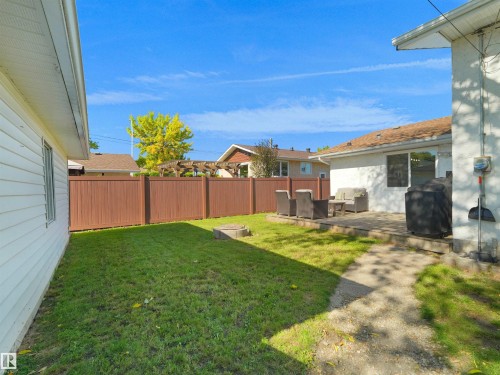 16 Thompson Crescent, Devon, AB 