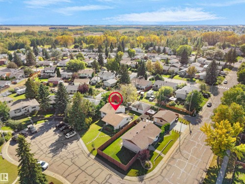 16 Thompson Crescent, Devon, AB 