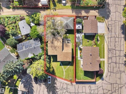 16 Thompson Crescent, Devon, AB 