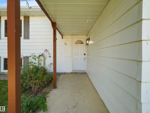 16 Thompson Crescent, Devon, AB 