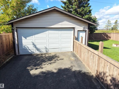 2672 89 Street Nw, Edmonton, AB 