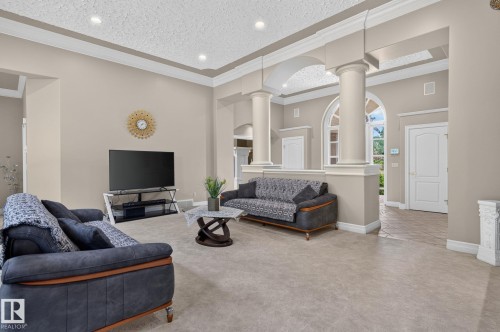 60 Kingsbury Cr, St. Albert, AB - Indoor
