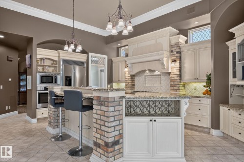60 Kingsbury Cr, St. Albert, AB - Indoor Photo Showing Kitchen With Upgraded Kitchen