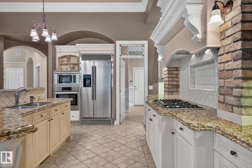 60 Kingsbury Cr, St. Albert, AB - Indoor Photo Showing Kitchen With Double Sink With Upgraded Kitchen