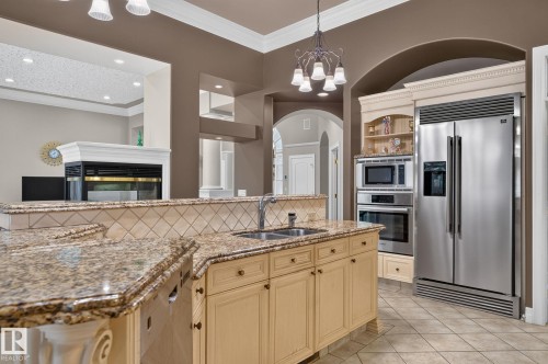 60 Kingsbury Cr, St. Albert, AB - Indoor Photo Showing Kitchen With Double Sink With Upgraded Kitchen