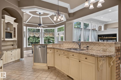 60 Kingsbury Cr, St. Albert, AB - Indoor Photo Showing Kitchen With Double Sink