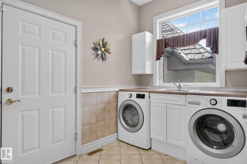 60 Kingsbury Cr, St. Albert, AB - Indoor Photo Showing Laundry Room