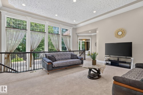 60 Kingsbury Cr, St. Albert, AB - Indoor Photo Showing Living Room