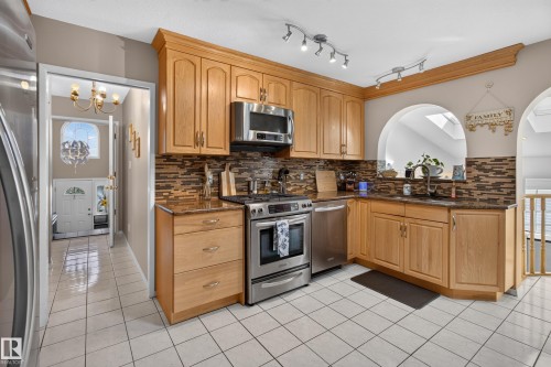 2812 35 Street Nw, Edmonton, AB 