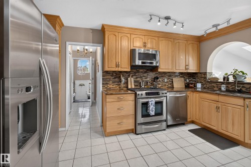2812 35 Street Nw, Edmonton, AB 