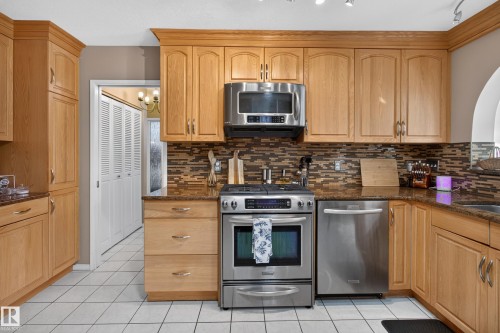 2812 35 Street Nw, Edmonton, AB 