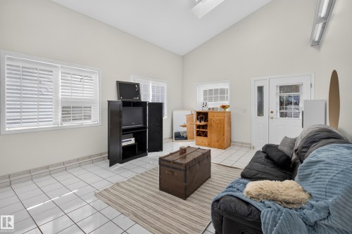 2812 35 Street Nw, Edmonton, AB 