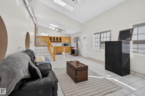 2812 35 Street Nw, Edmonton, AB 