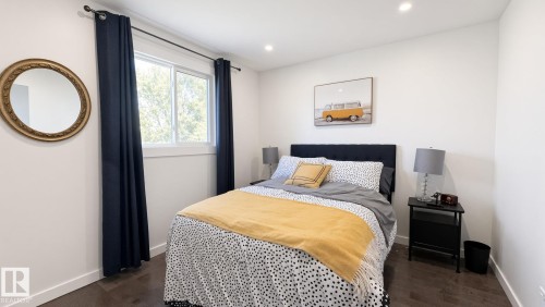 Recessed lighting and wood-finish flooring - 3508 106A Street Nw, Edmonton, AB 