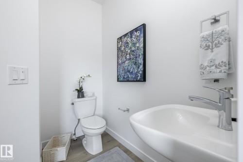 251 Elliott Wynd, Fort Saskatchewan, AB - Indoor Photo Showing Bathroom