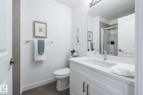 251 Elliott Wynd, Fort Saskatchewan, AB - Indoor Photo Showing Bathroom