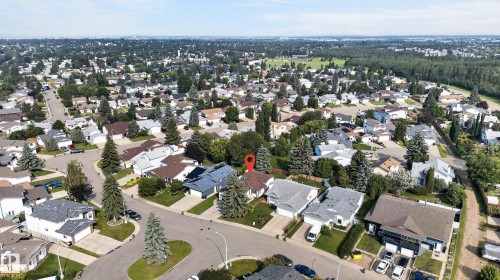 Neighborhood setting with mature trees and established residential properties - 3722 34A Avenue Nw, Edmonton, AB 