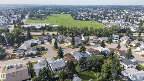 3722 34A Avenue Nw, Edmonton, AB 