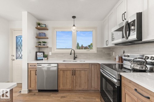 5208 10 Avenue Nw, Edmonton, AB 
