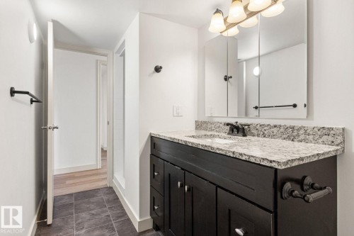 5208 10 Avenue Nw, Edmonton, AB 