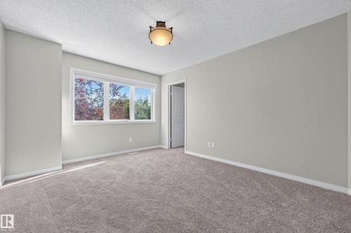 1530 76 Street Sw, Edmonton, AB 