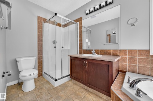 1530 76 Street Sw, Edmonton, AB 
