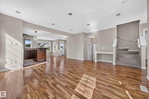 1530 76 Street Sw, Edmonton, AB 