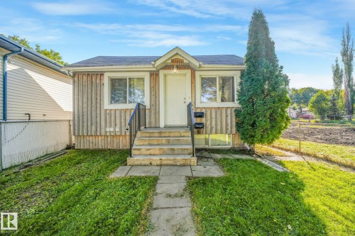 11841 71 Street NW  Edmonton, AB T5B 1W4