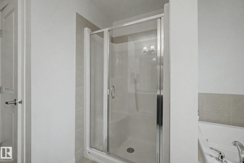 28 Rosewood Way, St. Albert, AB - Indoor Photo Showing Bathroom