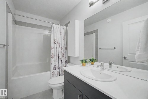28 Rosewood Way, St. Albert, AB - Indoor Photo Showing Bathroom