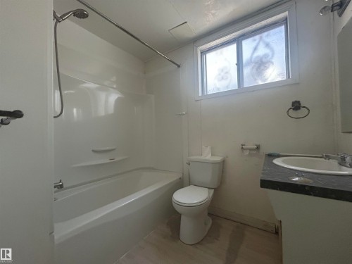 10450 69 Avenue Nw, Edmonton, AB 