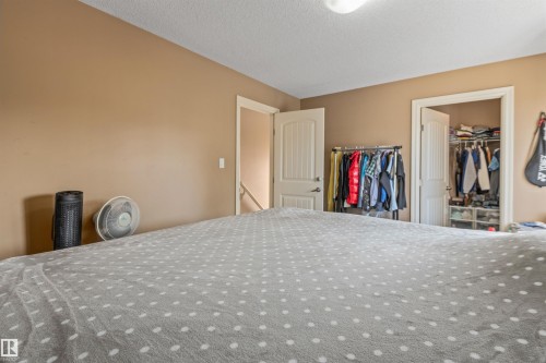 949 Valour Way Nw, Edmonton, AB 