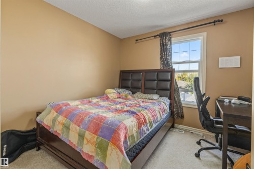 949 Valour Way Nw, Edmonton, AB 